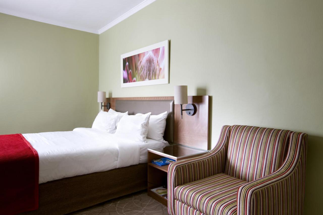 Sunsquare Cape Town Gardens Hotel Room photo